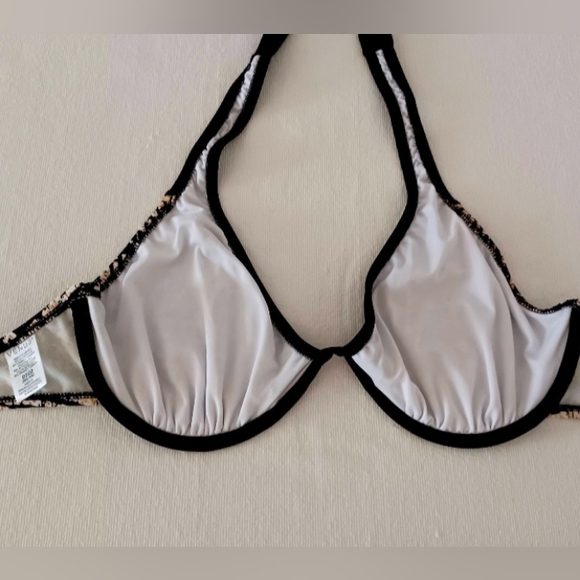 Venus Aztec Stripes Bikini Top, size 38D/40C - Picture 4 of 5